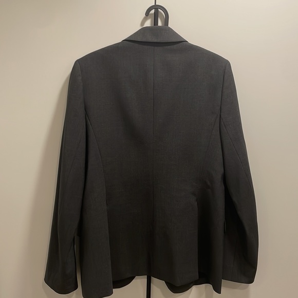 Classic Theory blazer in great condition size 12 - Picture 3 of 3